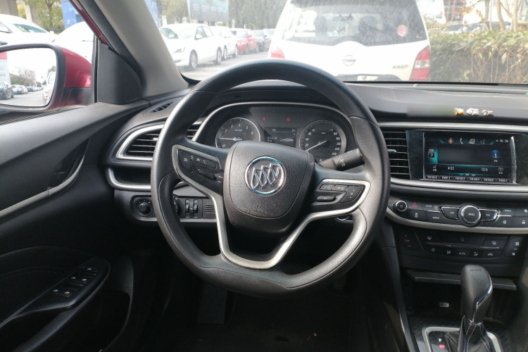 别克 英朗 2015款 18T 双离合豪华型中控内饰13