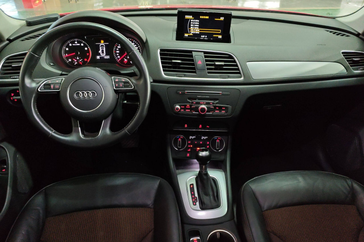 奥迪Q3 2018款 30周年年型 30 TFSI 时尚型中控内饰7003