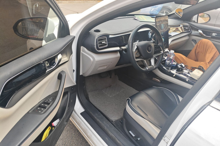 比亚迪 秦PLUS 2021款 EV 500KM 尊贵型中控内饰7003