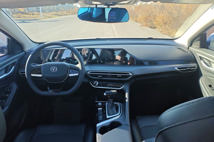 长安 逸动 2022款 PLUS 1.6L GDI CVT豪华型中控内饰7001