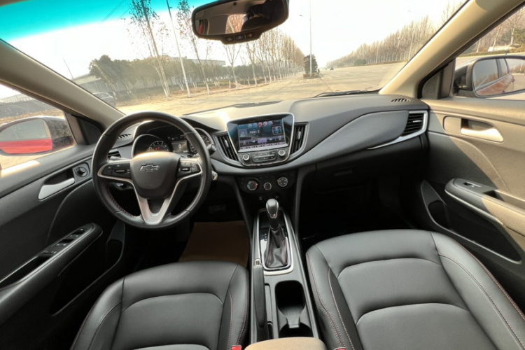 雪佛兰 科鲁泽 2019款 Redline 320T 双离合爽快版 国VI中控内饰7004