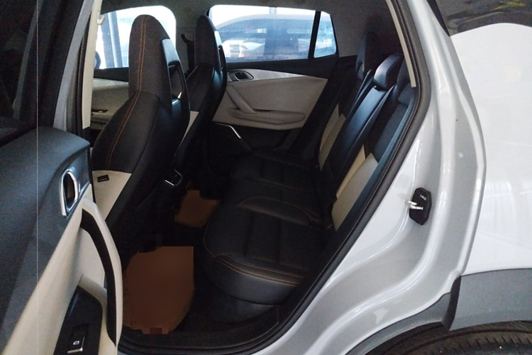 领克06 EM-P 2022款 PHEV 84KM续航版 Pro中控内饰7004