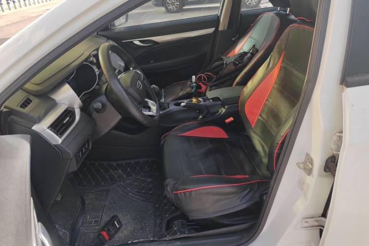 吉利汽车 帝豪 2020款 1.5L 手动豪华型中控内饰19