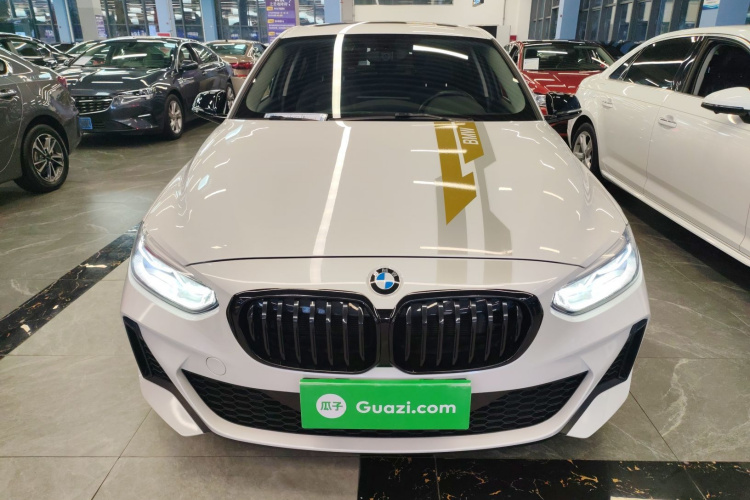 宝马1系 2023款 120i M运动曜熠版车身外观6001