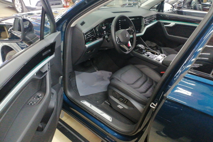 大众 途锐 2021款 3.0TSI 锐享版 曜黑运动套装中控内饰7003