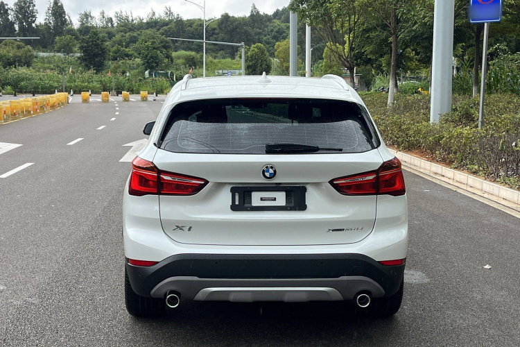宝马X1 2019款 xDrive20Li 尊享型车身外观6003
