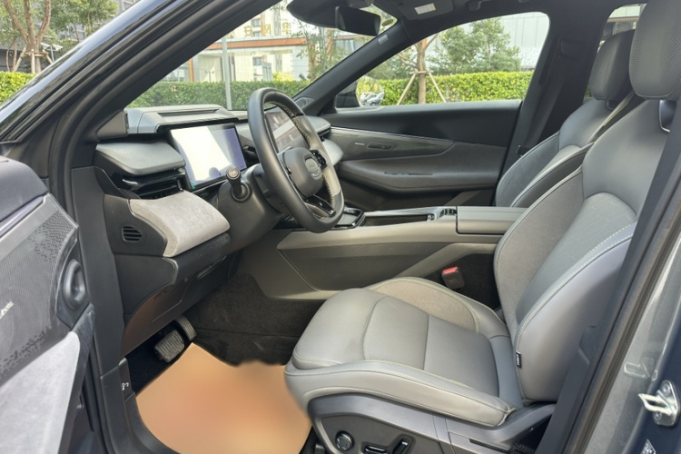 领克08 EM-P 2025款 220km 四驱性能Halo中控内饰7001