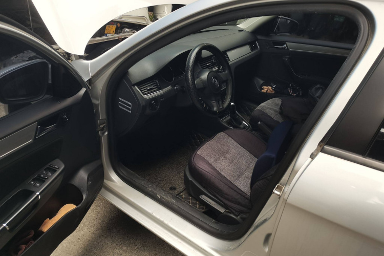 大众 宝来 2013款 1.6L 自动时尚型中控内饰7003