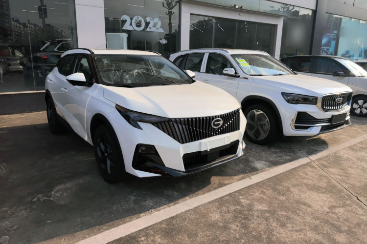 广汽传祺 传祺GS3 2023款 影速 270T 劲享版车身外观6002