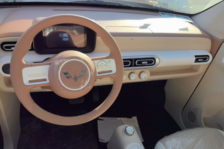 五菱汽车 宏光MINIEV 2024款 第三代 215km 青春版中控内饰7002