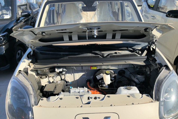 五菱汽车 宏光MINIEV 2025款 四门版 进阶款机舱底盘24