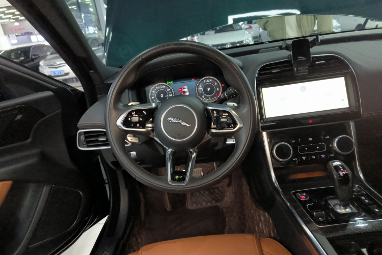 捷豹XEL 2021款 2.0T 250PS 曜黑运动版局部细节13