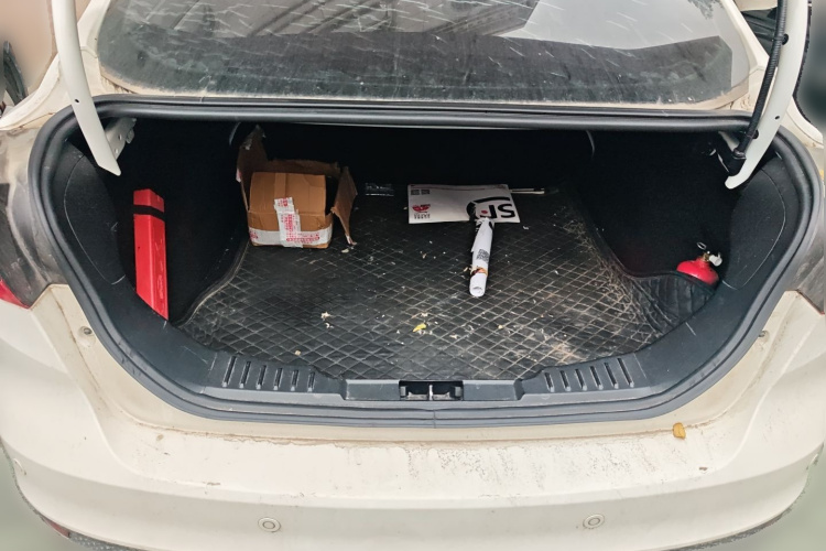 福特 福克斯 2017款 三厢 1.6L 手动风尚型智行版中控内饰23