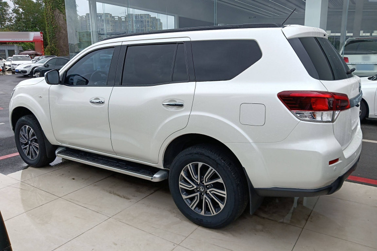 日产 途达 2020款 2.5L XL Upper 4WD 自动四驱豪华版车身外观4