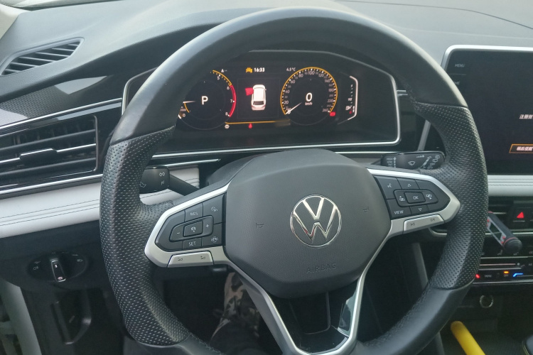 大众 途观L 2024款 300TSI 自动两驱智享版中控内饰13