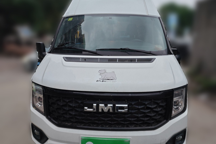 江铃福顺 2023款 2.0T 手动短轴中顶商运型多功能乘用车5座车身外观2