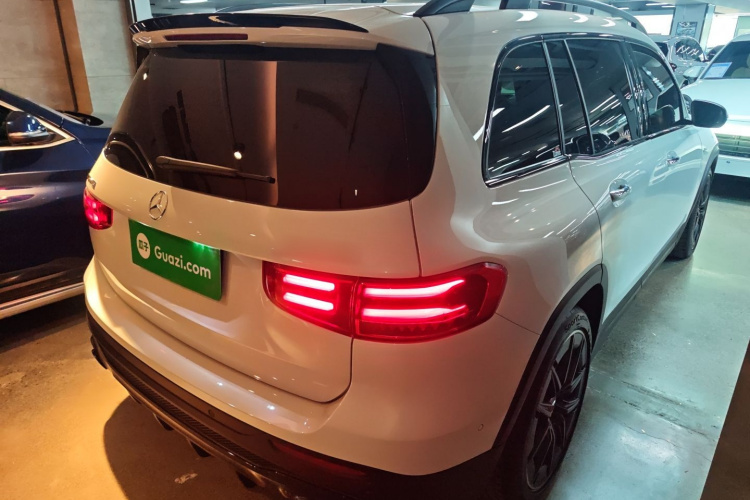 奔驰GLB AMG 2024款 AMG GLB 35 4MATIC车身外观7