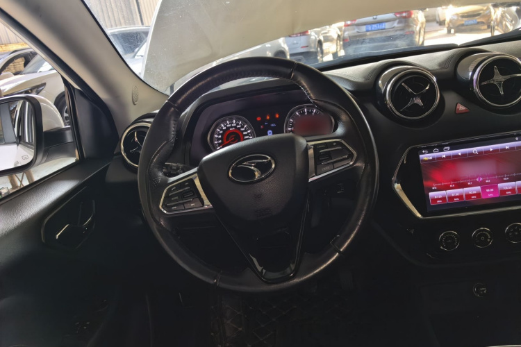 东南DX3 2018款 1.5L 手动尊贵型中控内饰13