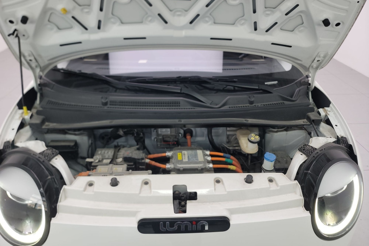 长安启源 长安Lumin 2022款 210km 香甜款机舱底盘24