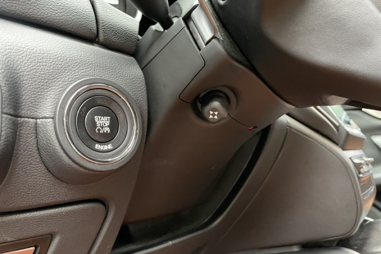 玛莎拉蒂 Ghibli 2017款 3.0T 标准版中控内饰7003