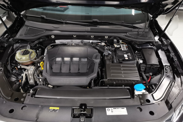 大众 帕萨特 2021款 330TSI 豪华版机舱底盘24