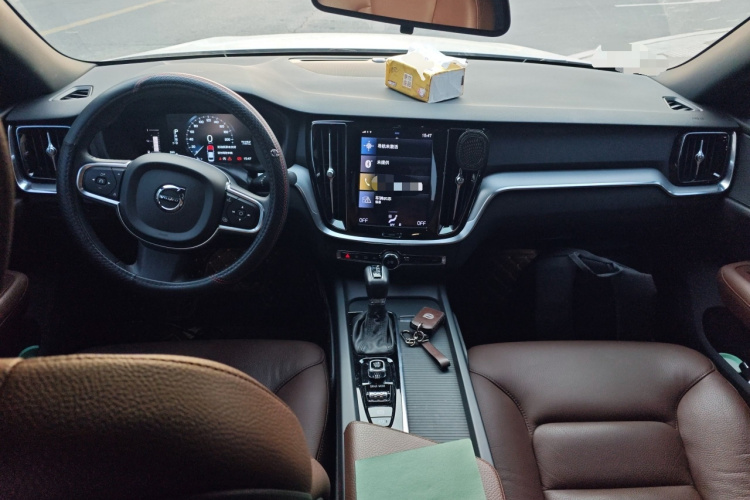 沃尔沃S60 2021款 T4 智逸豪华版中控内饰7002