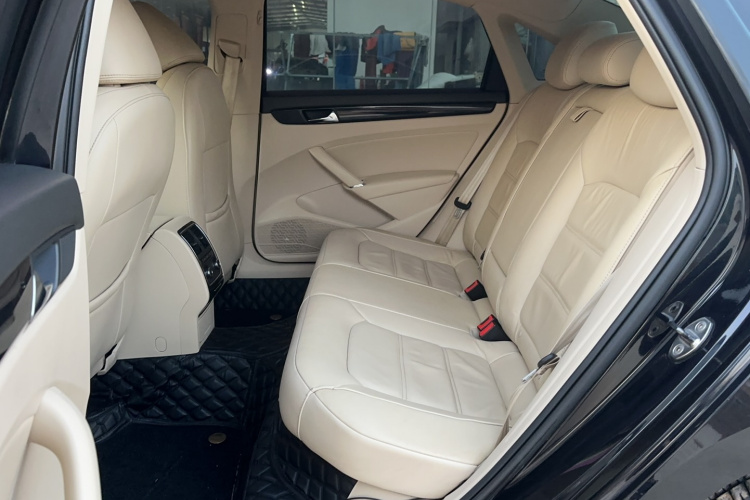 大众 帕萨特 2011款 1.8TSI 自动尊荣版中控内饰7002