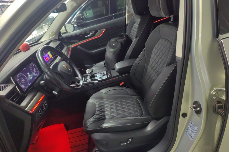 红旗HS5 2019款 2.0T 智联旗享四驱版中控内饰19