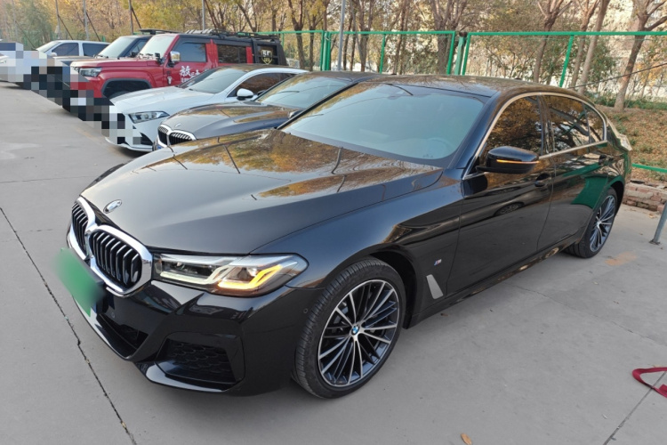 宝马5系 2022款 改款 530Li 领先型 M运动套装车身外观4