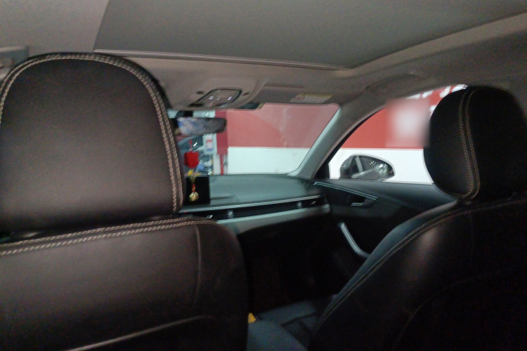 奥迪A4L 2019款 40 TFSI 进取型 国VI中控内饰22