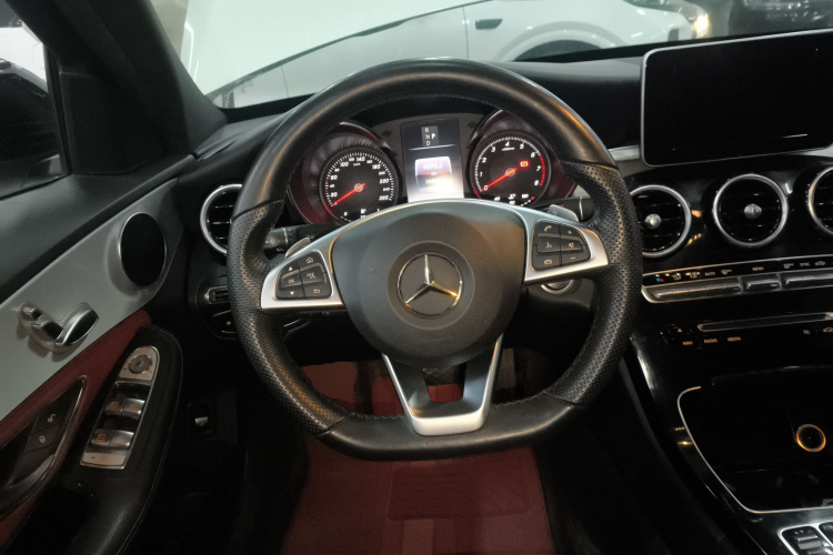 奔驰C级 2018款 C 200 运动版中控内饰13