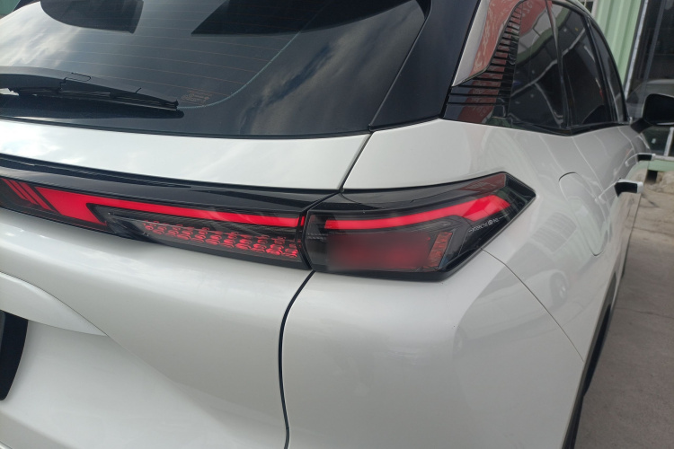 北京汽车 魔方 2022款 1.5T DCT铂金版车身外观6006