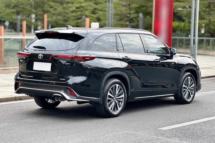 丰田 皇冠陆放 2024款 2.5L HEV四驱豪华版车身外观6007