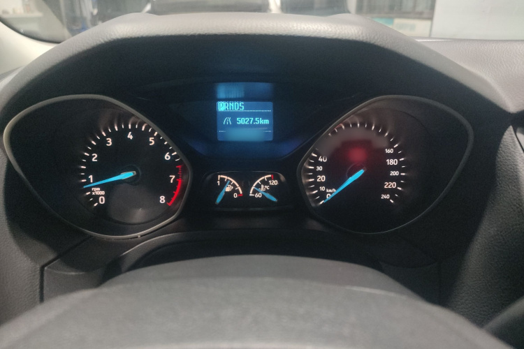 福特 福克斯 2015款 两厢 1.6L 自动舒适型局部细节14