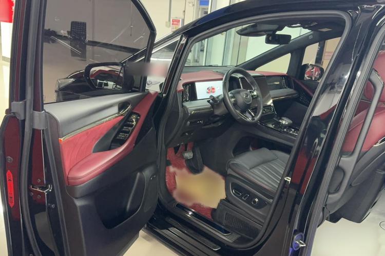 广汽传祺 传祺M8 2023款 宗师系列 双擎 旗舰版中控内饰7002