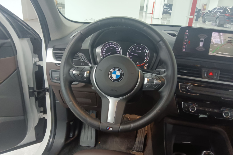 宝马X1 2022款 sDrive25Li 领先型中控内饰13