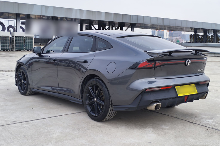 长安UNI-V 2022款 1.5T 尊贵型车身外观6008