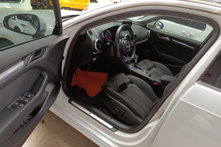 奥迪A3 2017款 Sportback 35 TFSI 运动型中控内饰7003