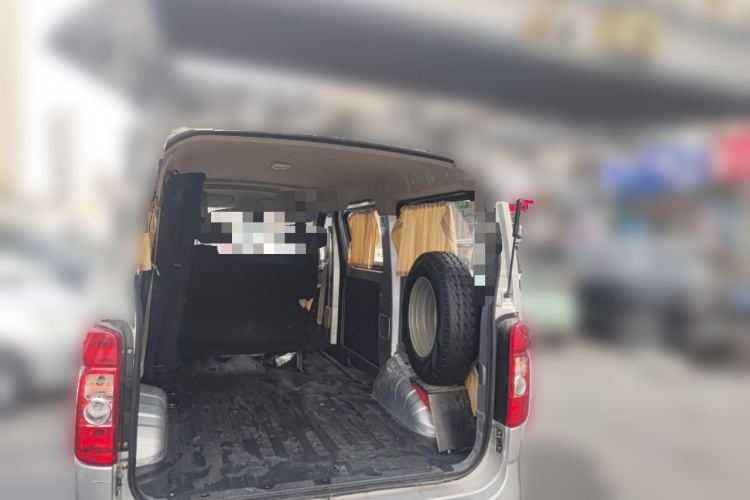 长安凯程 长安睿行M60 2023款 1.6L CNG舒适型客车6座中控内饰23