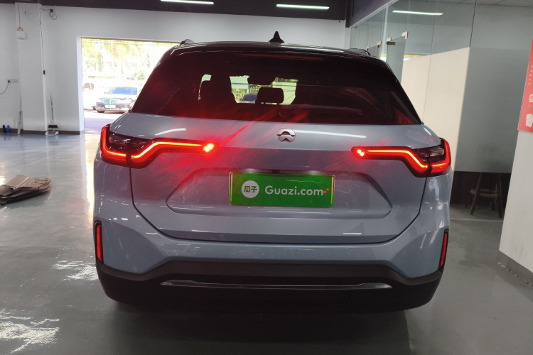 蔚来ES6 2022款 75kWh 签名版车身外观6