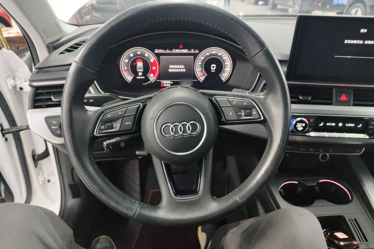 奥迪A4L 2020款 40 TFSI 豪华动感型中控内饰13