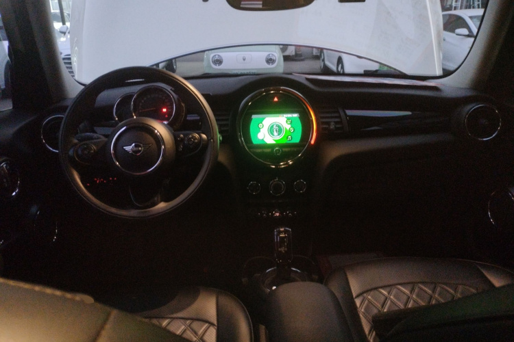 MINI 2019款 1.5T ONE PLUS 五门版中控内饰7002