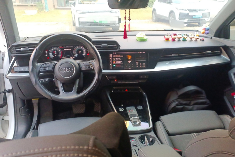 奥迪A3 2021款 A3L Limousine 35 TFSI 时尚运动型中控内饰7002