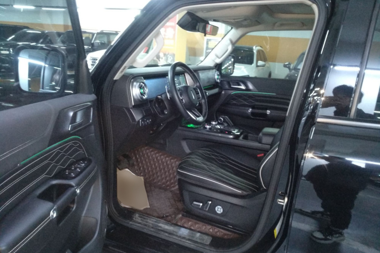 坦克300 2021款 越野版 2.0T 挑战者中控内饰19