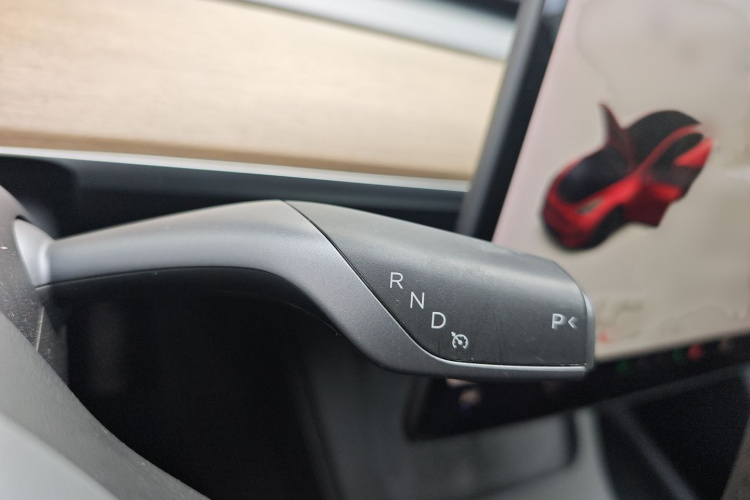 特斯拉 Model Y 2021款 长续航全轮驱动版局部细节18