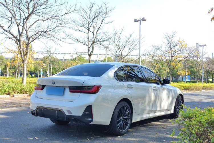 宝马3系 2023款 325Li M运动曜夜套装车身外观6005