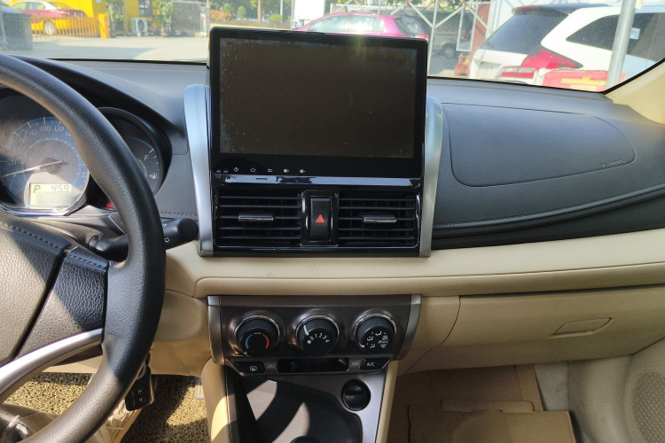 丰田 YARiS L 致炫 2015款 1.5E 自动魅动版局部细节16