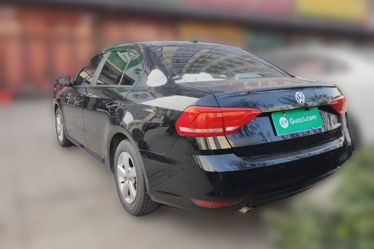 大众 朗逸 2015款 1.6L 自动风尚版车身外观5