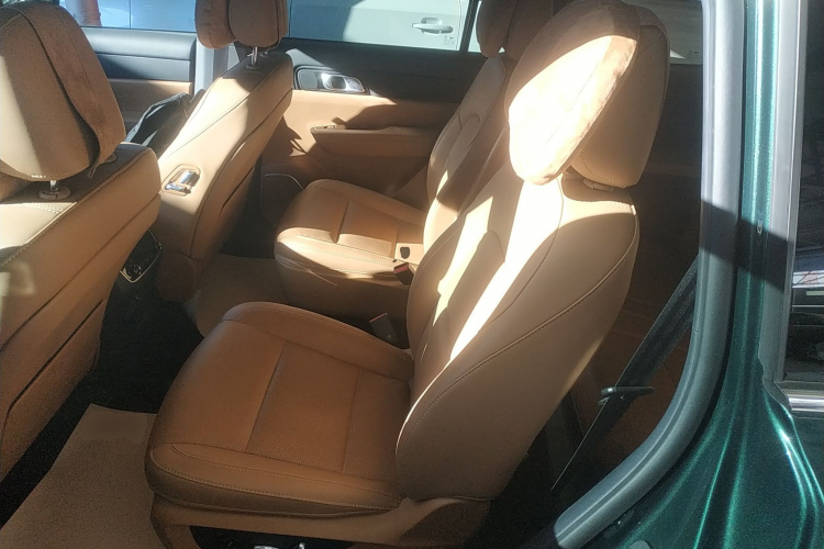 理想汽车 理想ONE 2021款 增程6座版中控内饰21