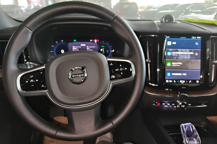 沃尔沃XC60新能源 2025款 插电式混动 长续航四驱智雅豪华版中控内饰7002
